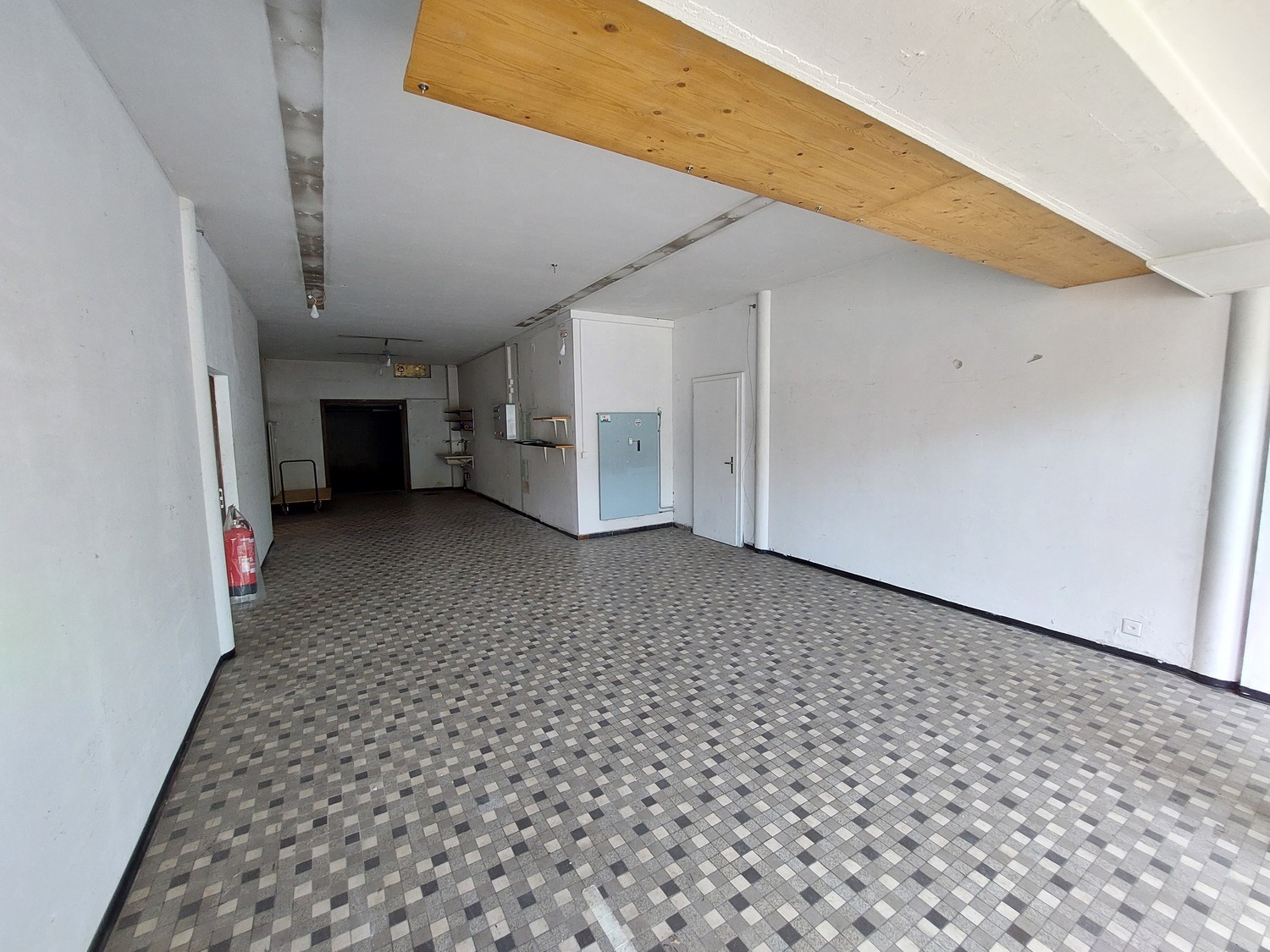 157m² commercial