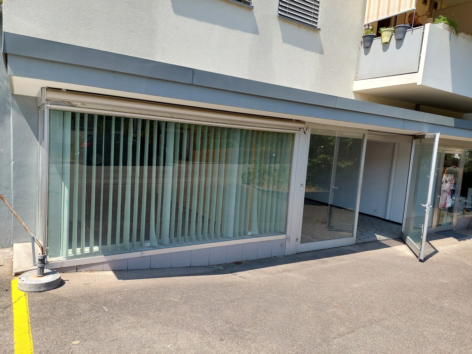 157m² commercial