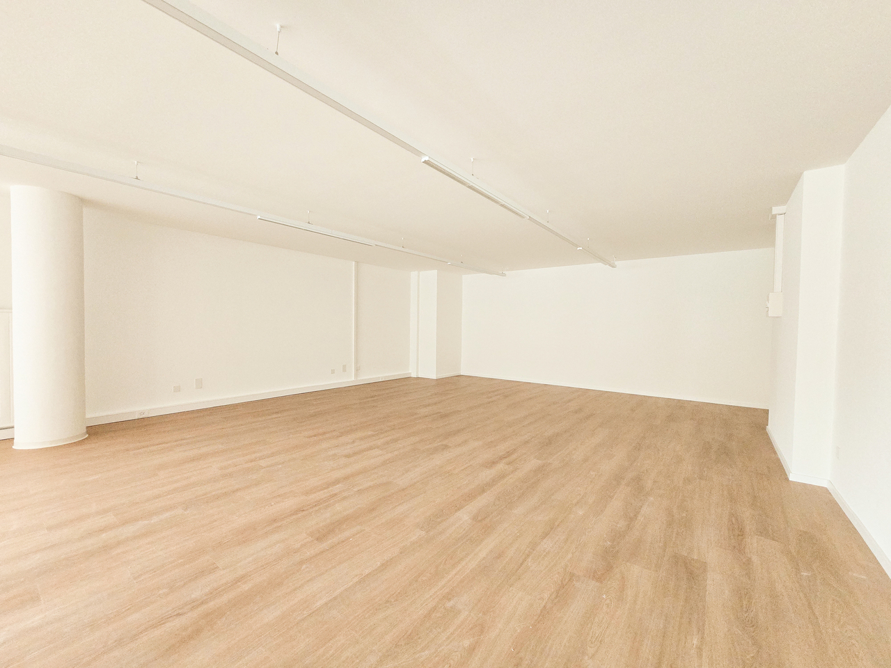 230m² office