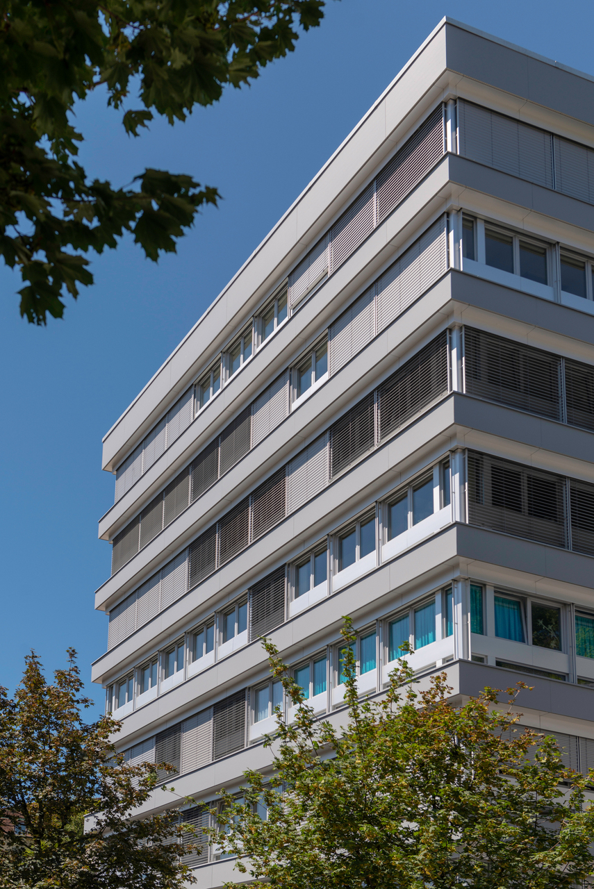 230m² office