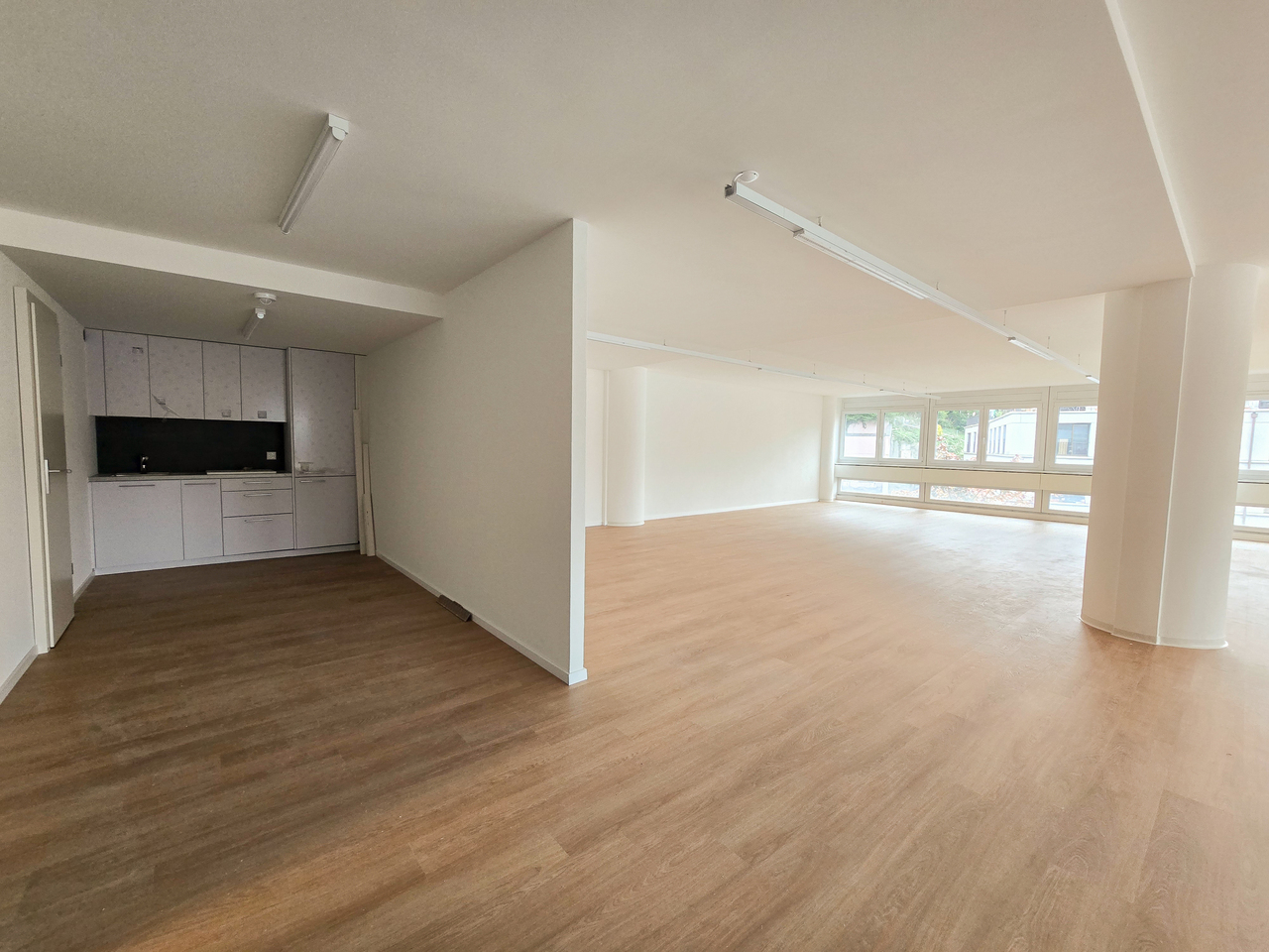 230m² office