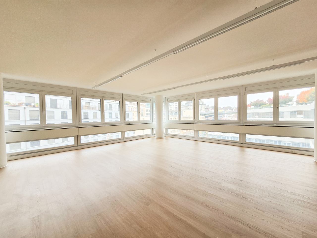 230m² office