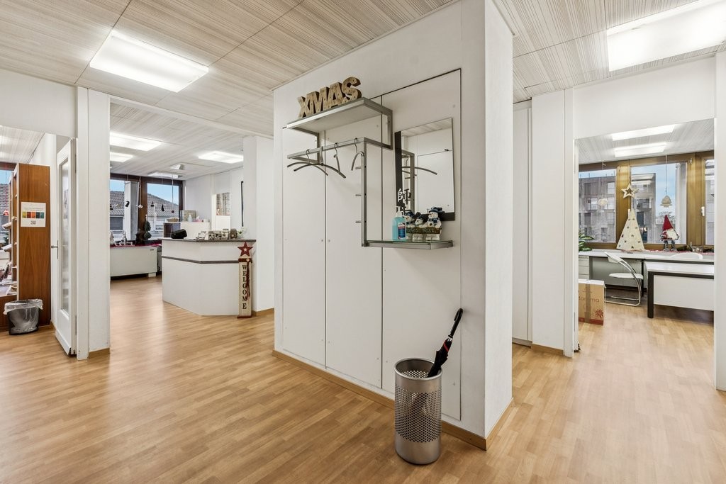 142m² de cabinet, photo 3 sur 10