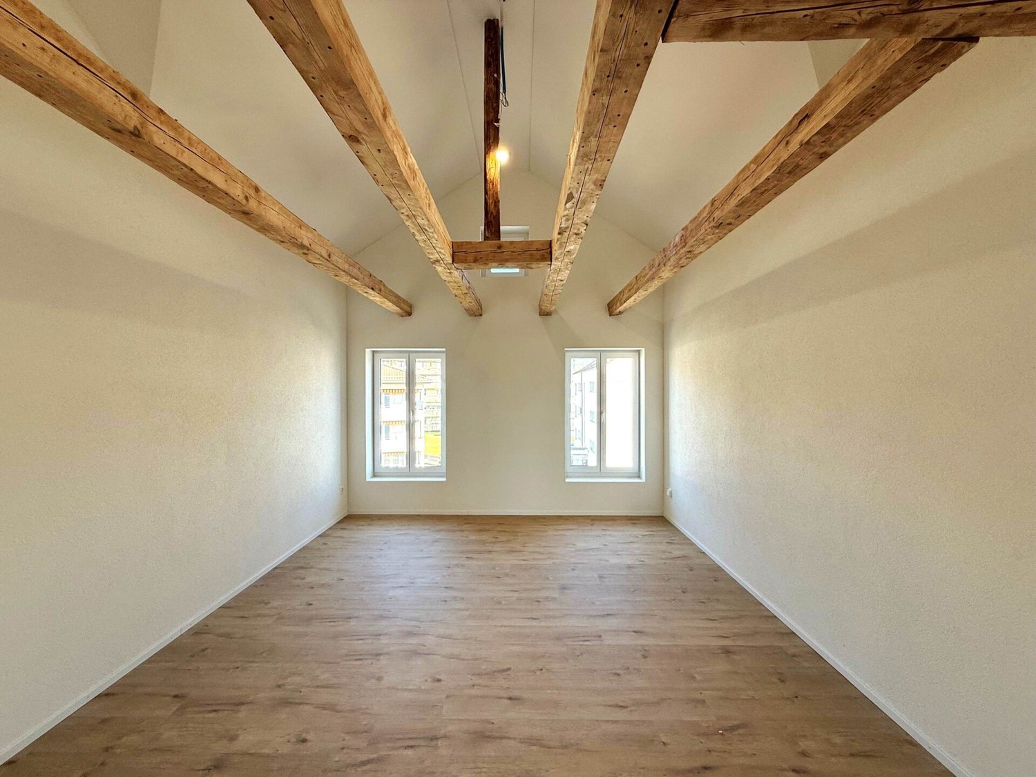 Appartement mansardé de 2 ½ pièces, photo 2 sur 8