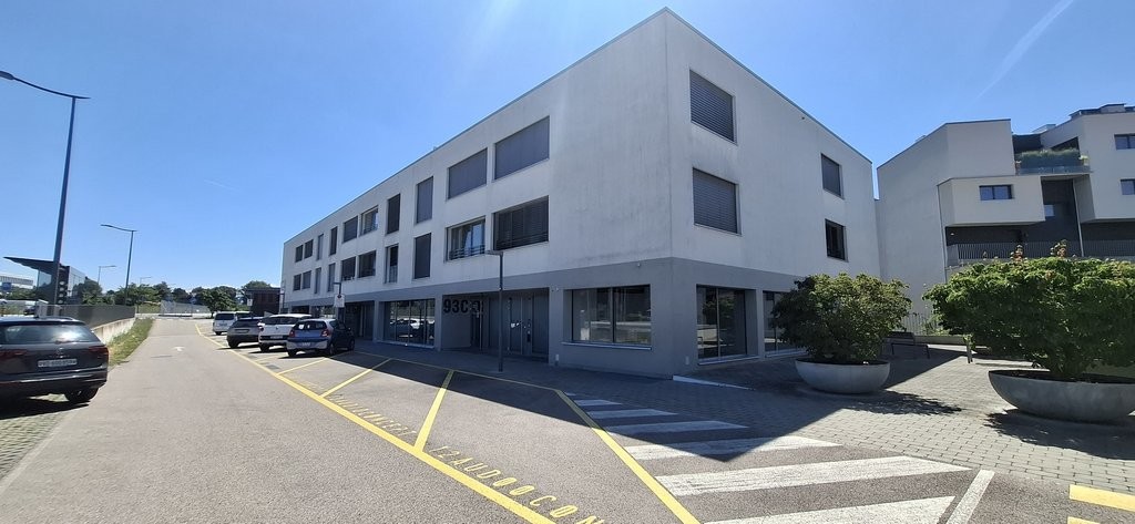128m² arcade