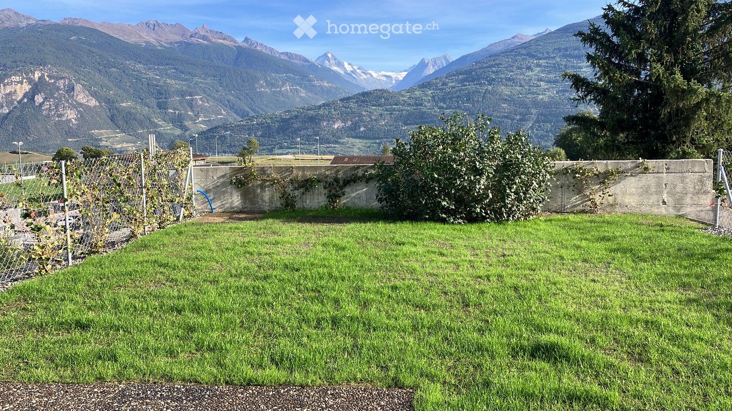 Villa familiale à St Germain Savièse, à proximité du village, écoles, commerces, places de sport, vue imprenable sud des Alpes, 2 garages, photo 1 sur 5
