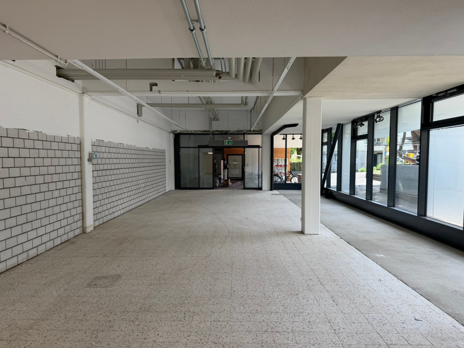 Magasin de 320m²