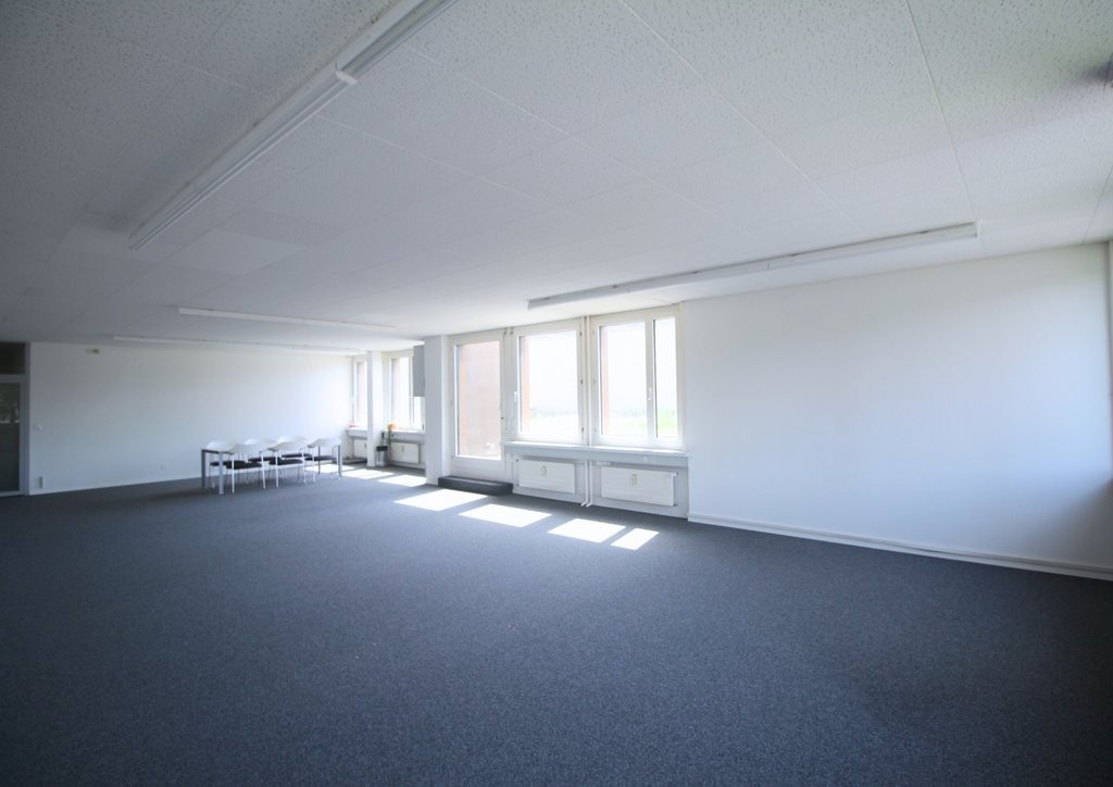 95m² bureau, photo 3 sur 6