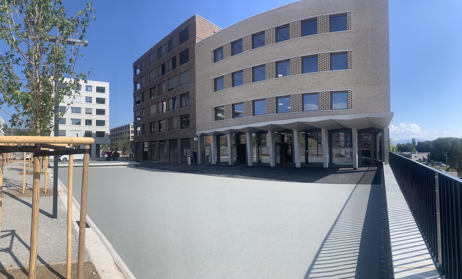 387m² office