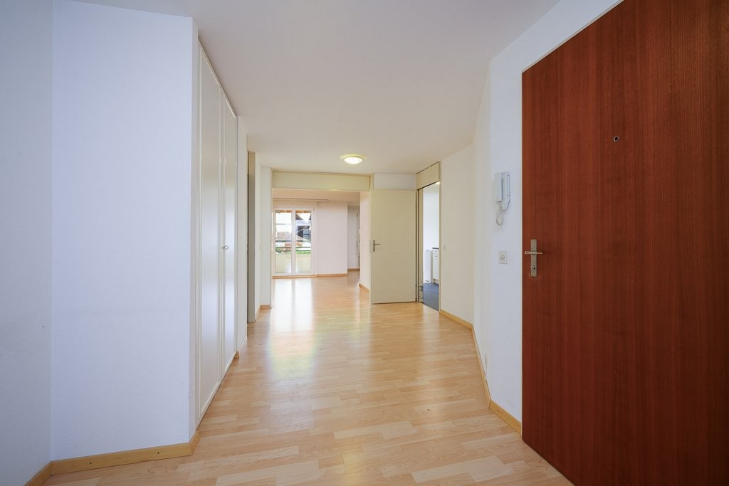 4.5 pièces
1er étage

Vous recherchez un appartement spacieux dans un emplacement central à Sissach ?

Cet appartement de 4.5 pièces avec environ 90 m2 de surface habitable offre beaucoup d'espace pour les couples, les familles ou tous ceux qui aiment vivre avec de l'espace.

Emplacement attractif à, photo 3 sur 10