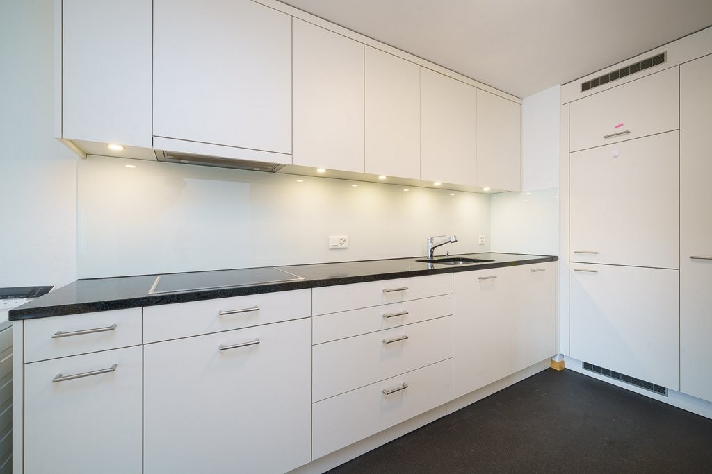 4.5 pièces
1er étage

Vous recherchez un appartement spacieux dans un emplacement central à Sissach ?

Cet appartement de 4.5 pièces avec environ 90 m2 de surface habitable offre beaucoup d'espace pour les couples, les familles ou tous ceux qui aiment vivre avec de l'espace.

Emplacement attractif à, photo 6 sur 10