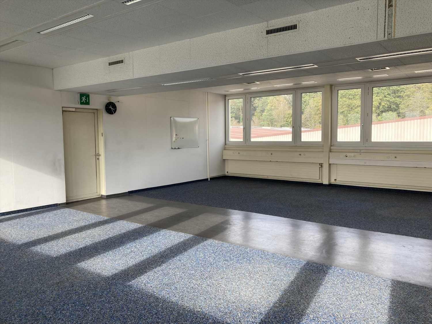 Bureau de 198m², photo 2 sur 3