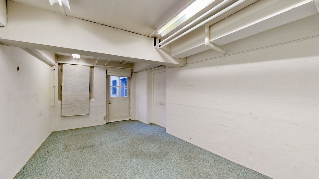 296m² shop, photo 6 sur 10