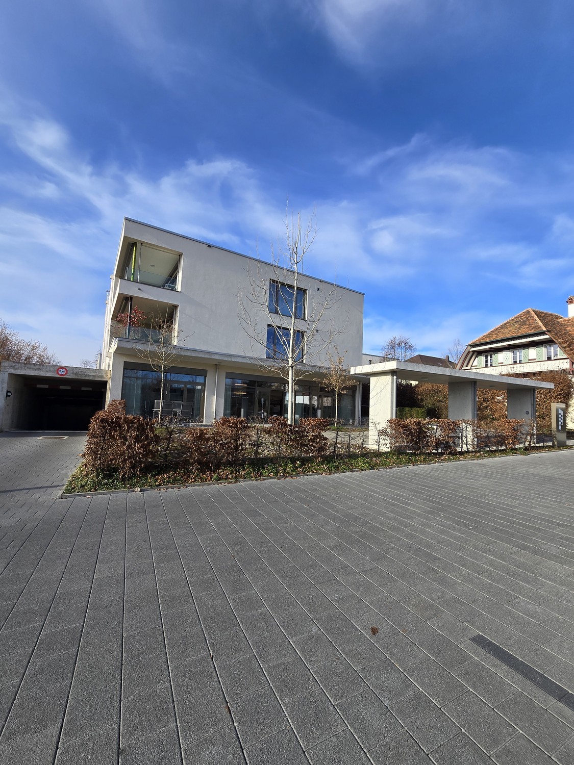 113m² commercial