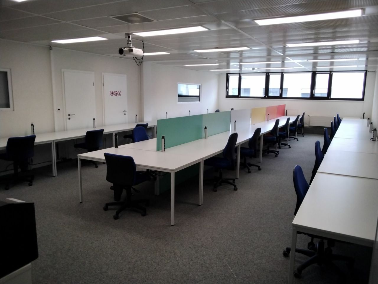 200m² office