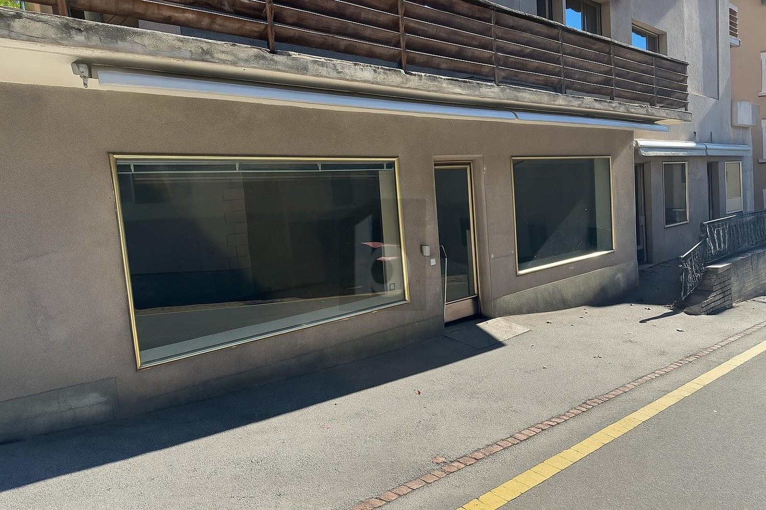 190m² shop, photo 2 sur 4