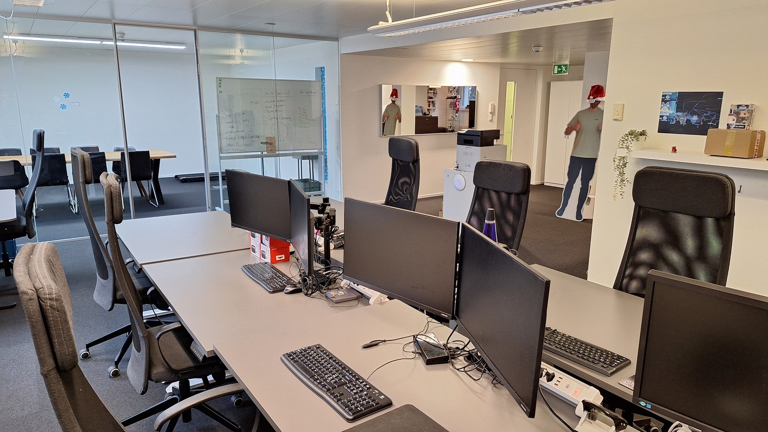Bureau, photo 1 sur 4