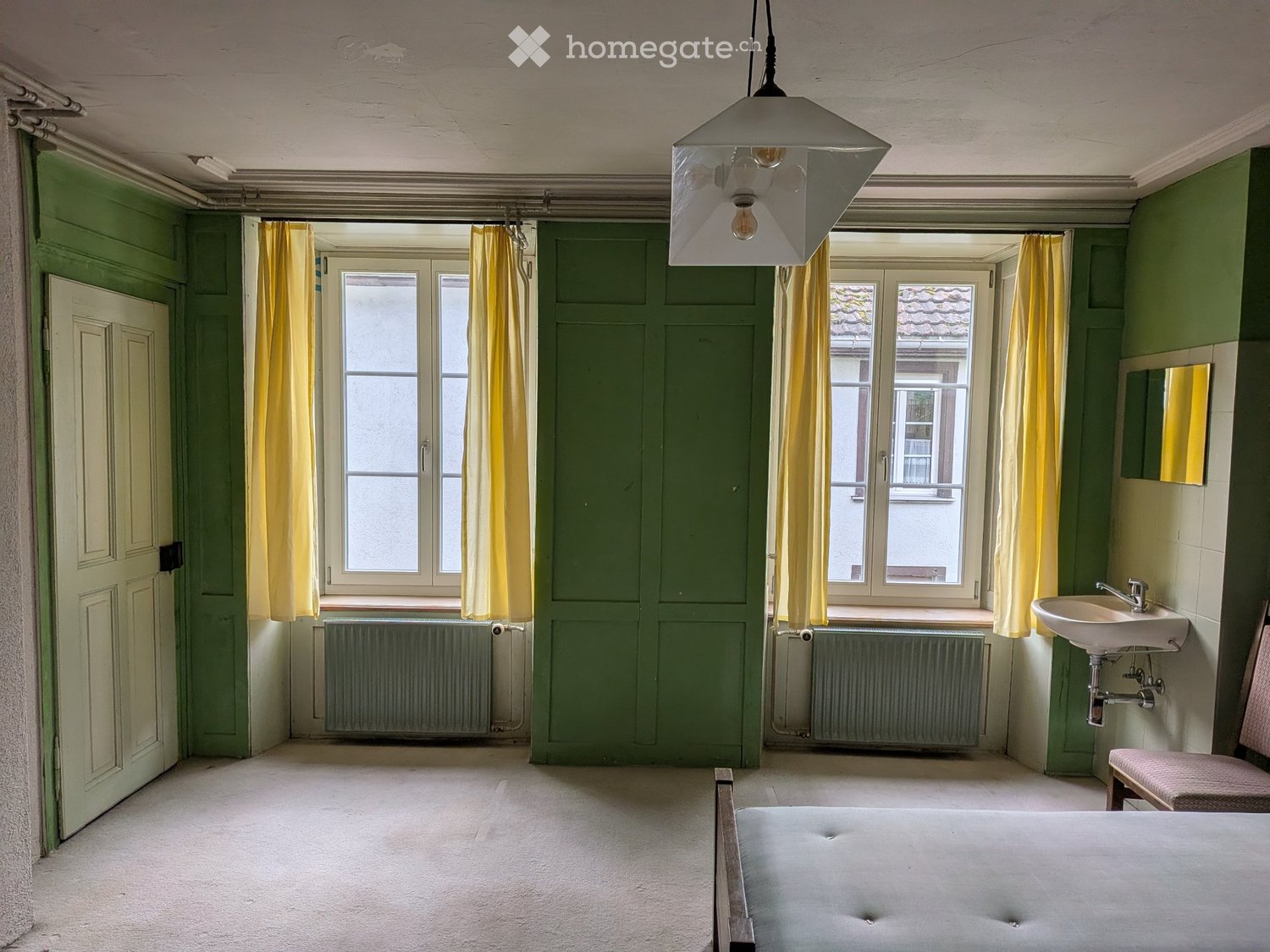 Appartement d'une pièce

Pièce spacieuse avec beaucoup d'espace au cœur du village de Diesbach. À proximité de la cascade et des pistes de ski de fond, la pièce invite à la détente et à l'activité., photo 4 sur 5