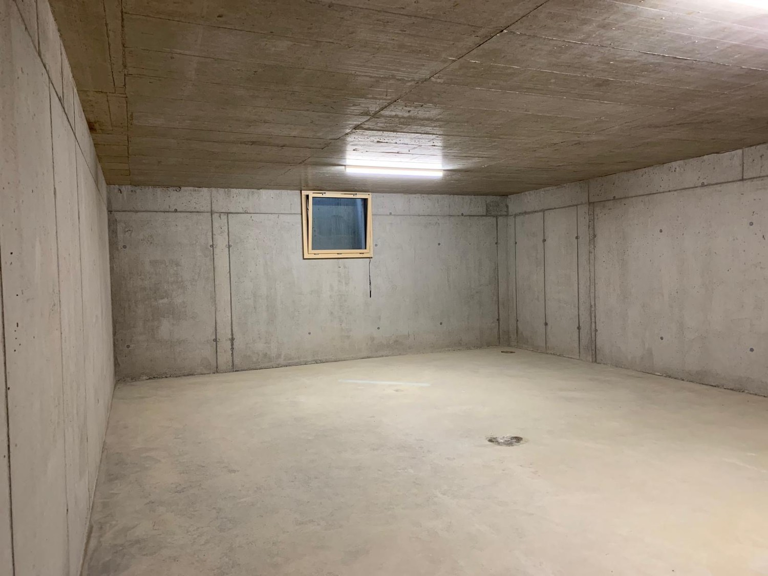 77m² commercial, photo 3 sur 3