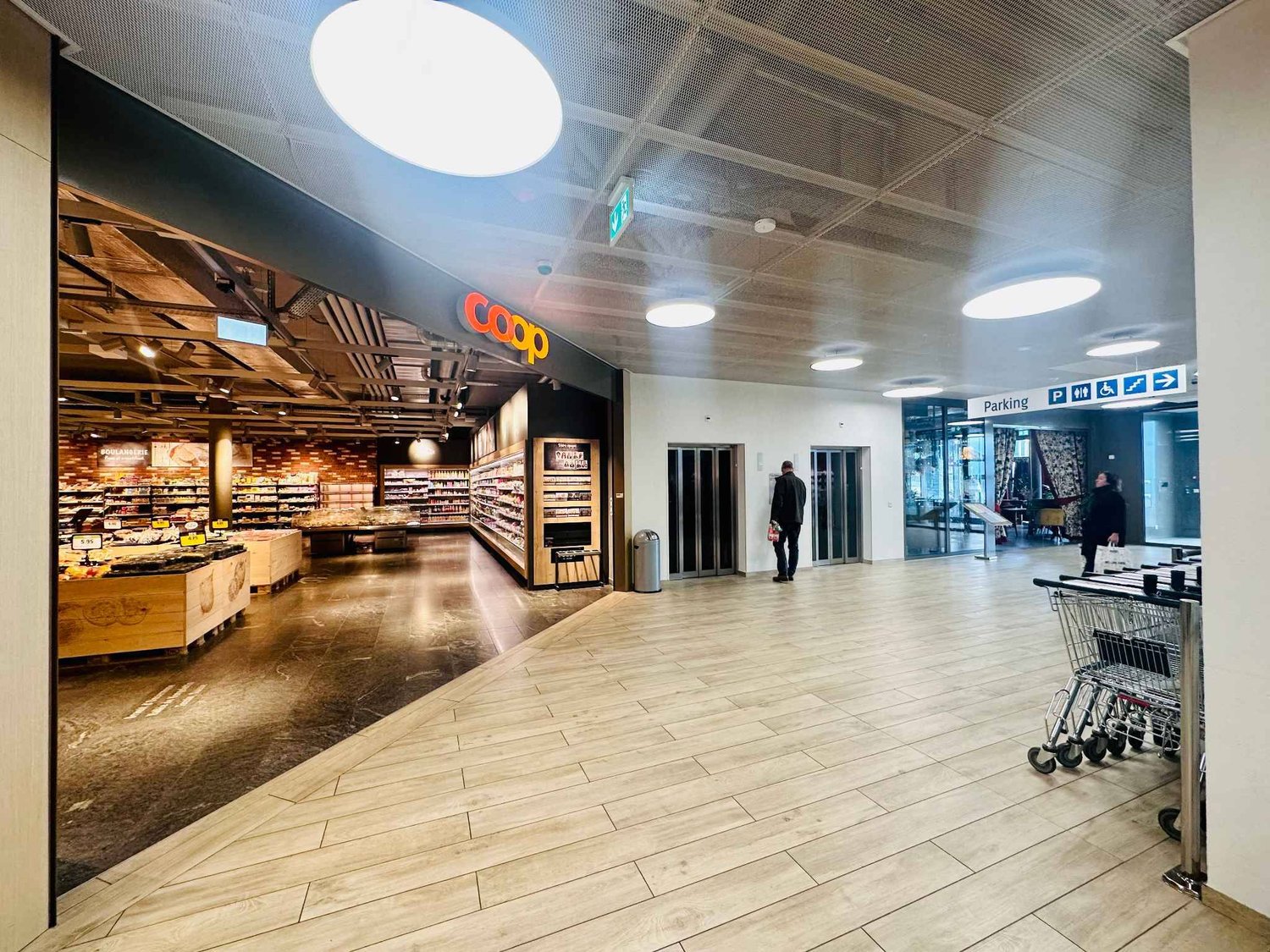 143m² arcade, photo 3 sur 5
