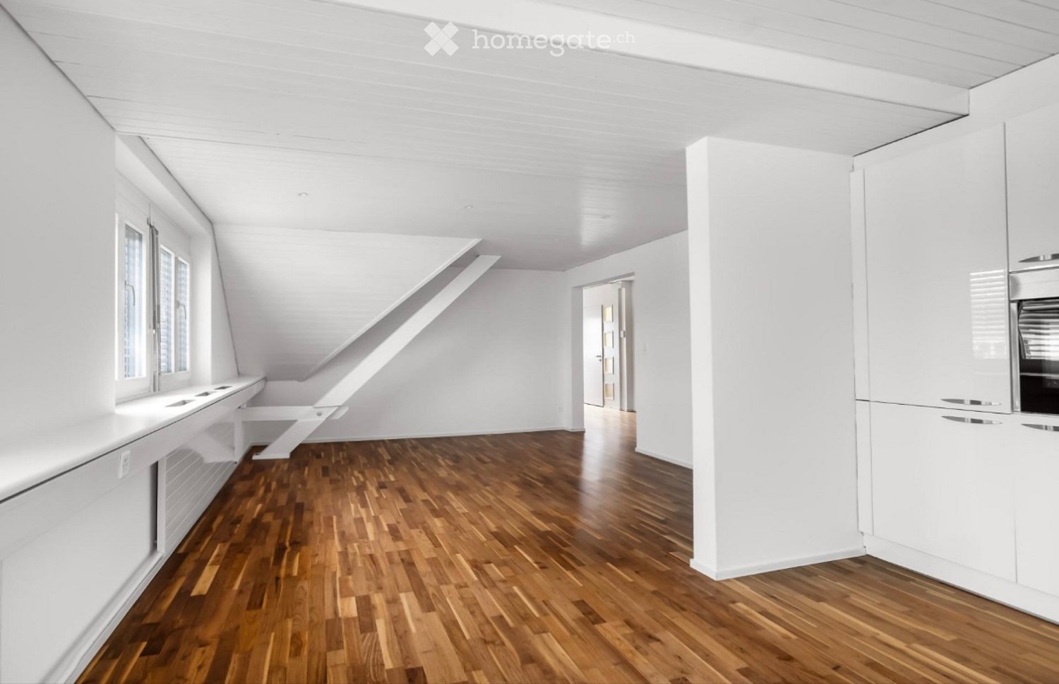 Recherche de locataire de remplacement !

À la Rorschacherstrasse 15 à Altstätten, nous louons un spacieux appartement de 5.5 pièces qui allie un mode de vie chaleureux sous des combles confortables à un équipement moderne.
Altstätten est le cœur battant de la vallée du Rhin. Depuis la Rorschacherst, photo 3 sur 4