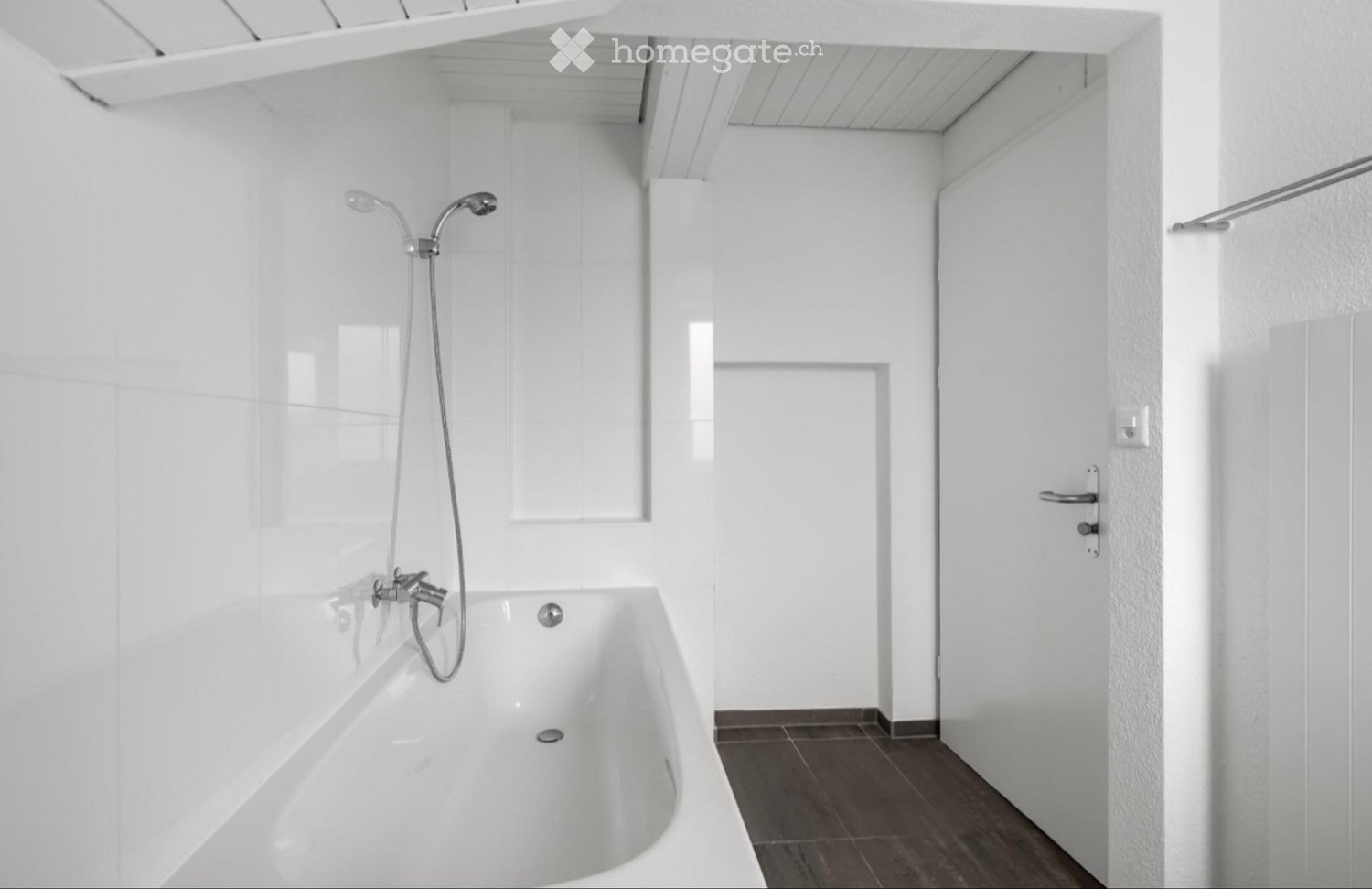 Recherche de locataire de remplacement !

À la Rorschacherstrasse 15 à Altstätten, nous louons un spacieux appartement de 5.5 pièces qui allie un mode de vie chaleureux sous des combles confortables à un équipement moderne.
Altstätten est le cœur battant de la vallée du Rhin. Depuis la Rorschacherst, photo 2 sur 4