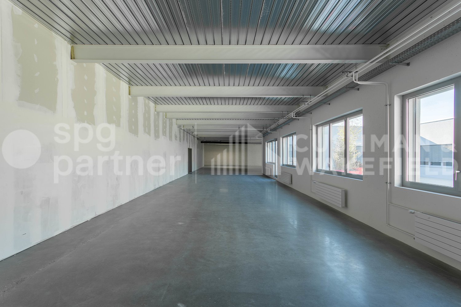 3500m² storage room