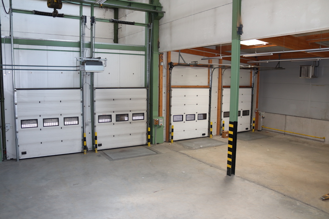 1140m² storage room
