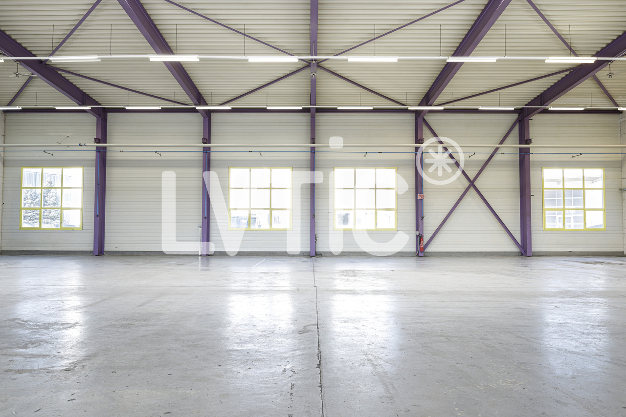 636m² industrial object, photo 5 sur 9