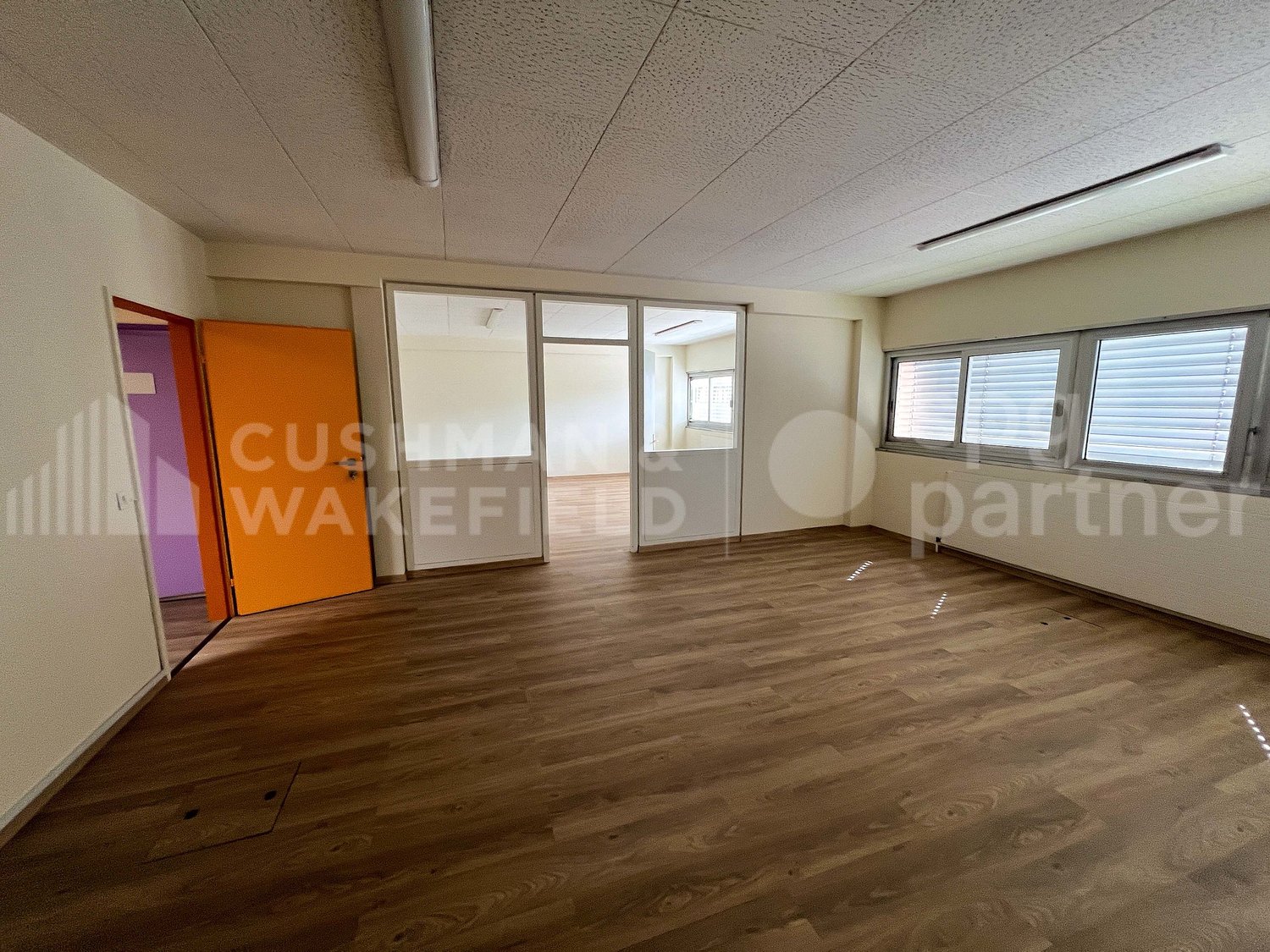 940m² commercial