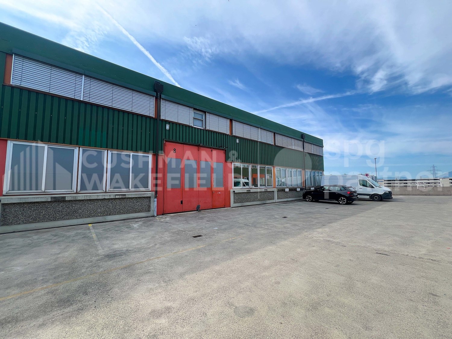 940m² commercial