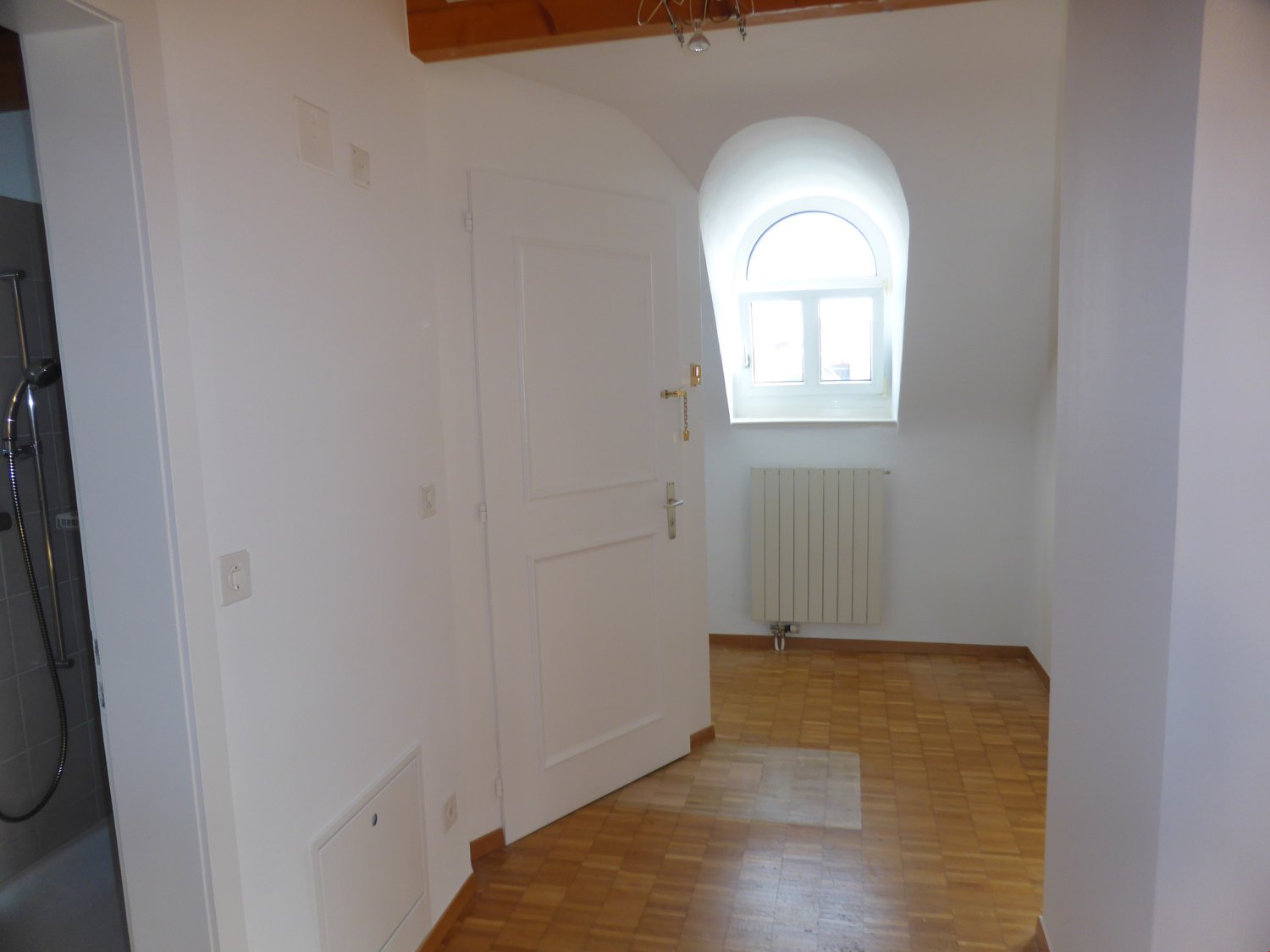 3 pièces appartement en mansarde, photo 2 sur 6