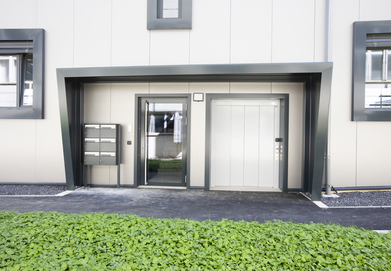 250m² office