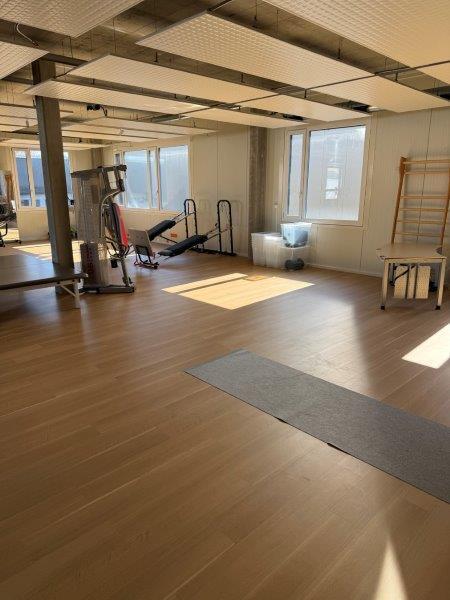 250m² office