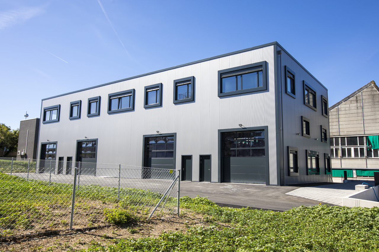 250m² office