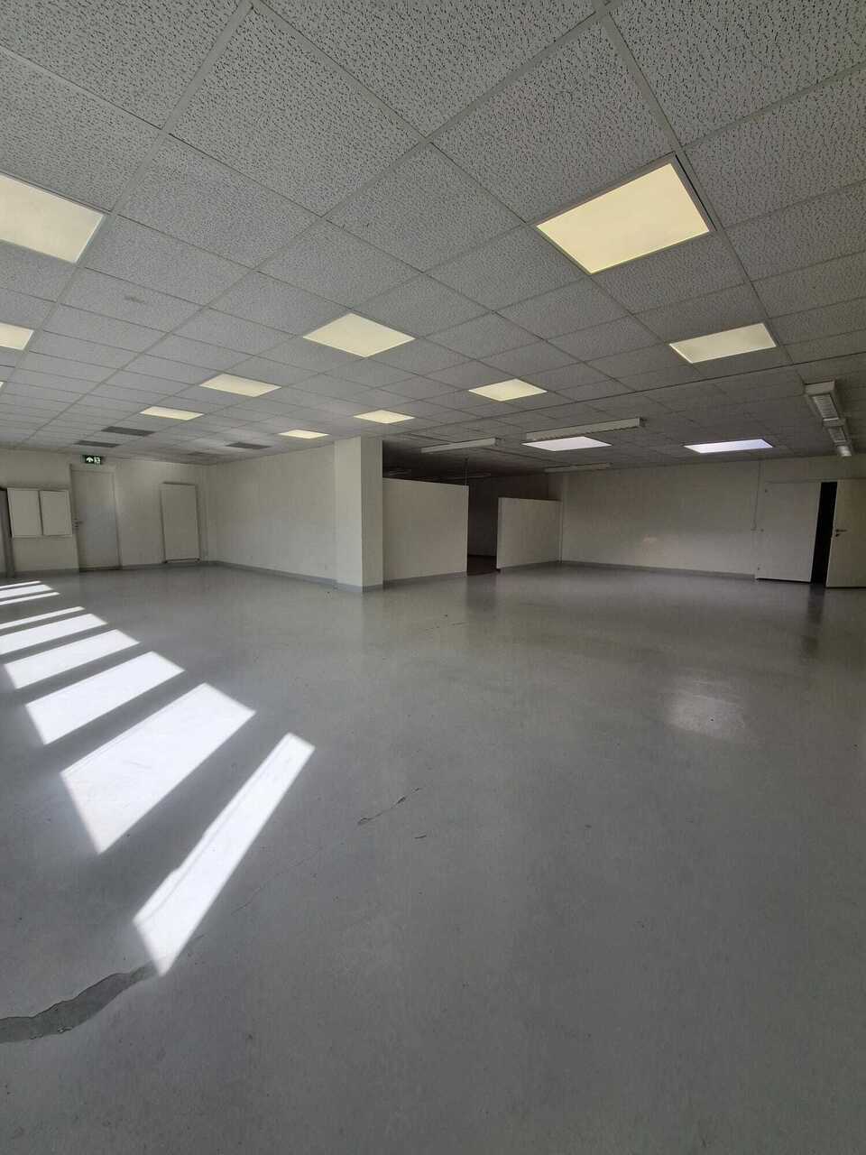 194m² office, photo 1 sur 5