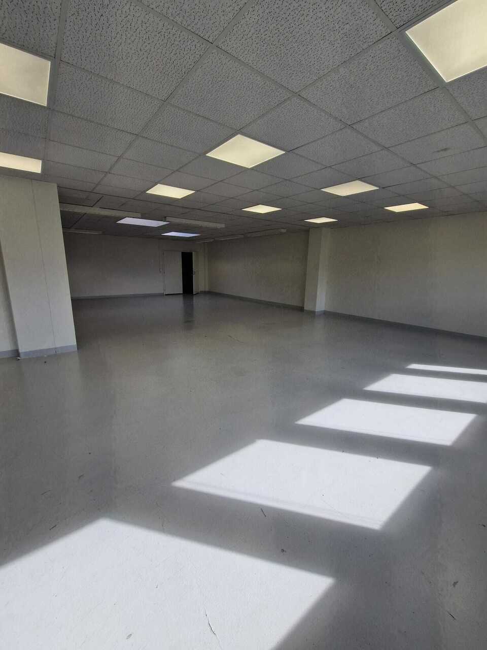 194m² office, photo 2 sur 5