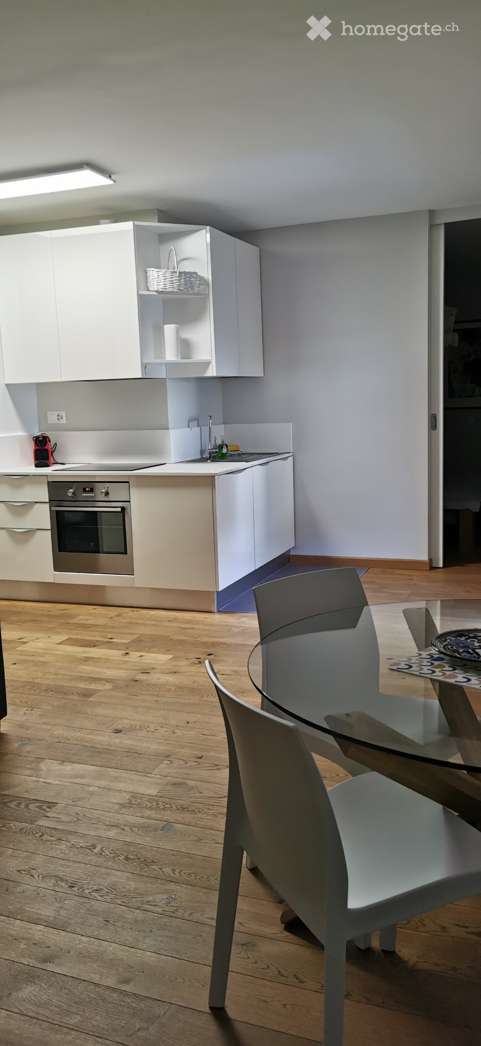 Appartement de 2 pièces
Dans le centro Brissago / 2 locali arredato /
minimo 1 anno /
ideale per 2 persone /
1 piano
1100.-+ 150.- spese., photo 2 sur 5
