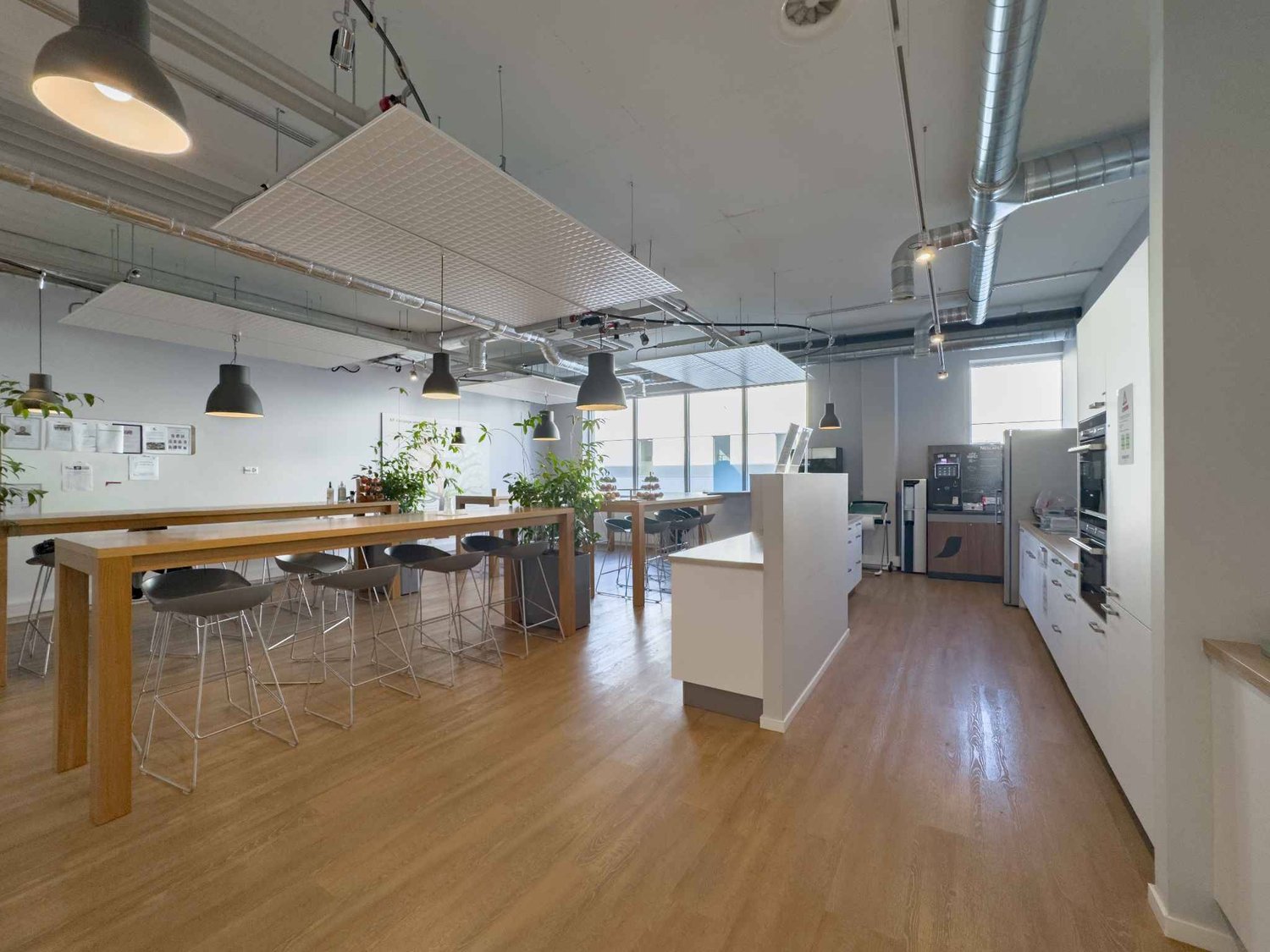 732m² commercial