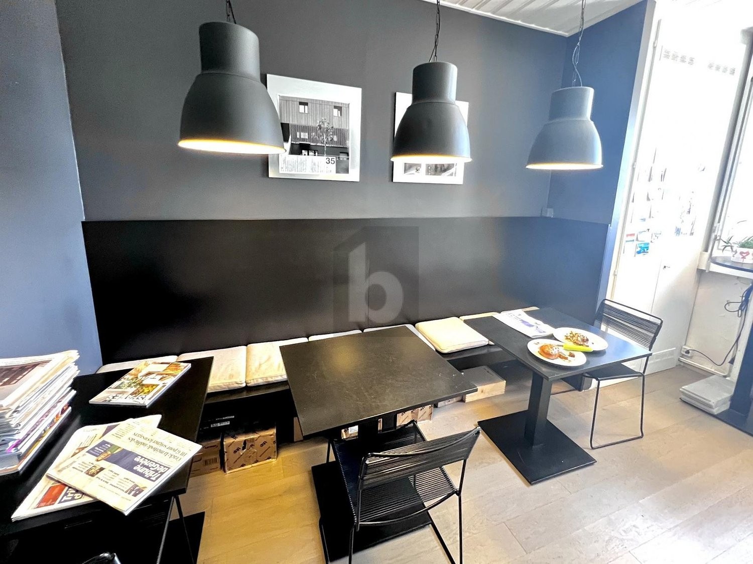 220m² office