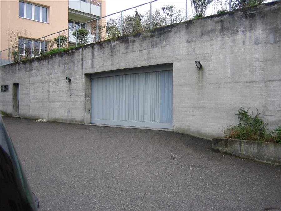 Places de stationnement couverts pour vélos, photo 2 sur 2