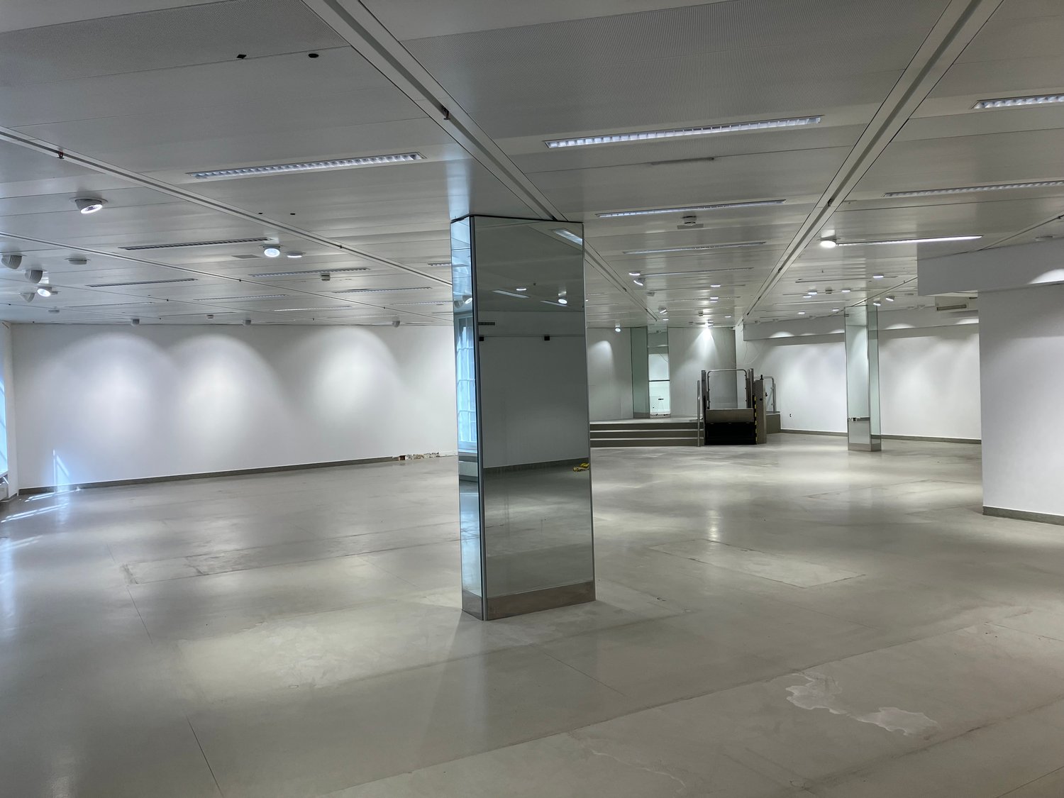 420m² commercial, photo 5 sur 7