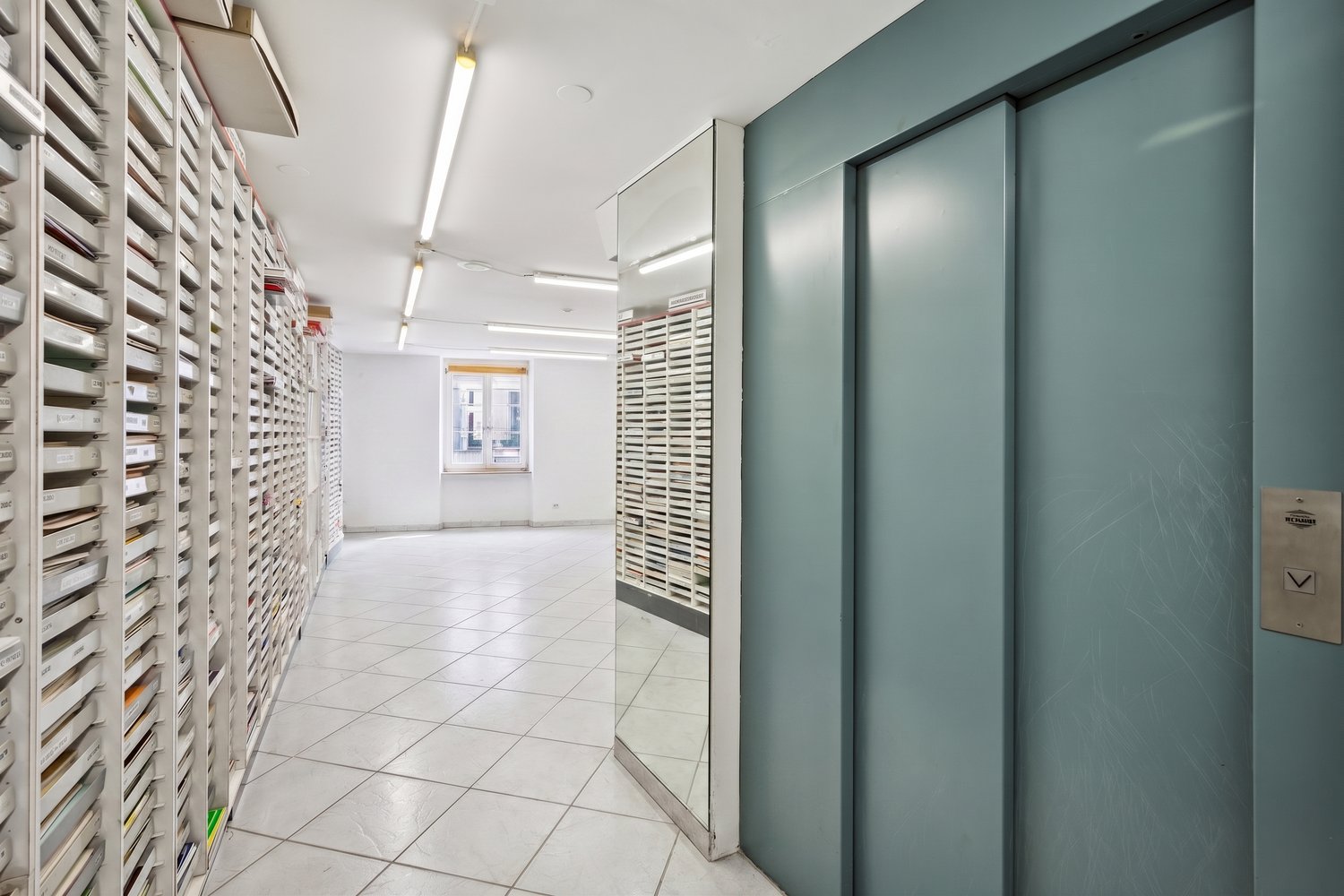 Magasin de 200m²