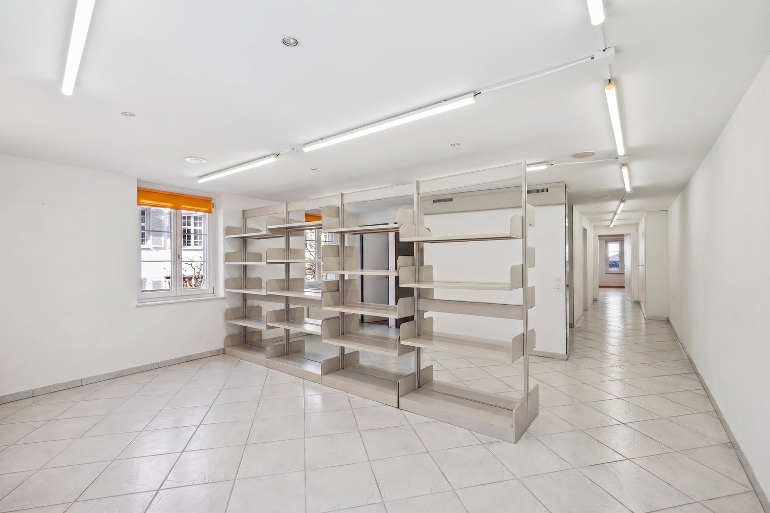 Magasin de 200m²