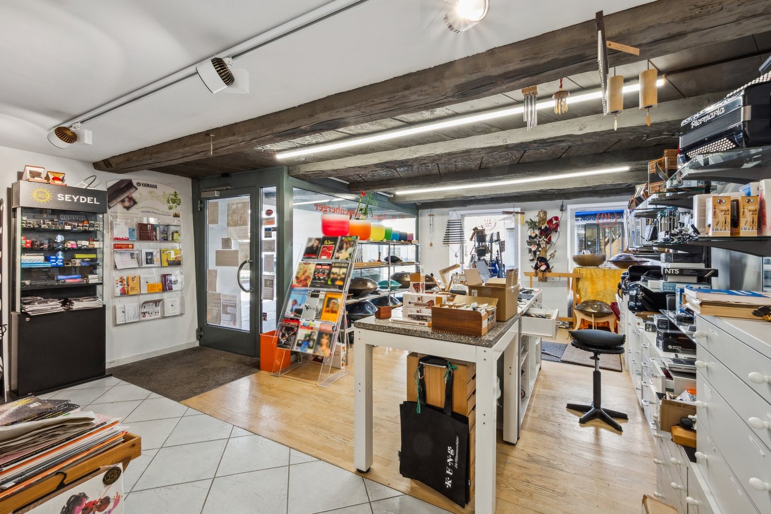 Magasin de 200m²