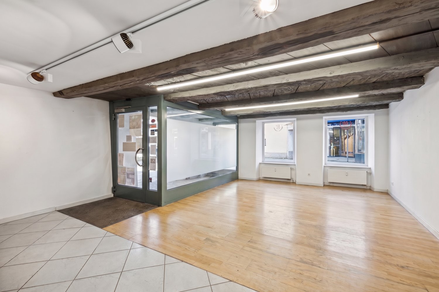 Magasin de 200m²