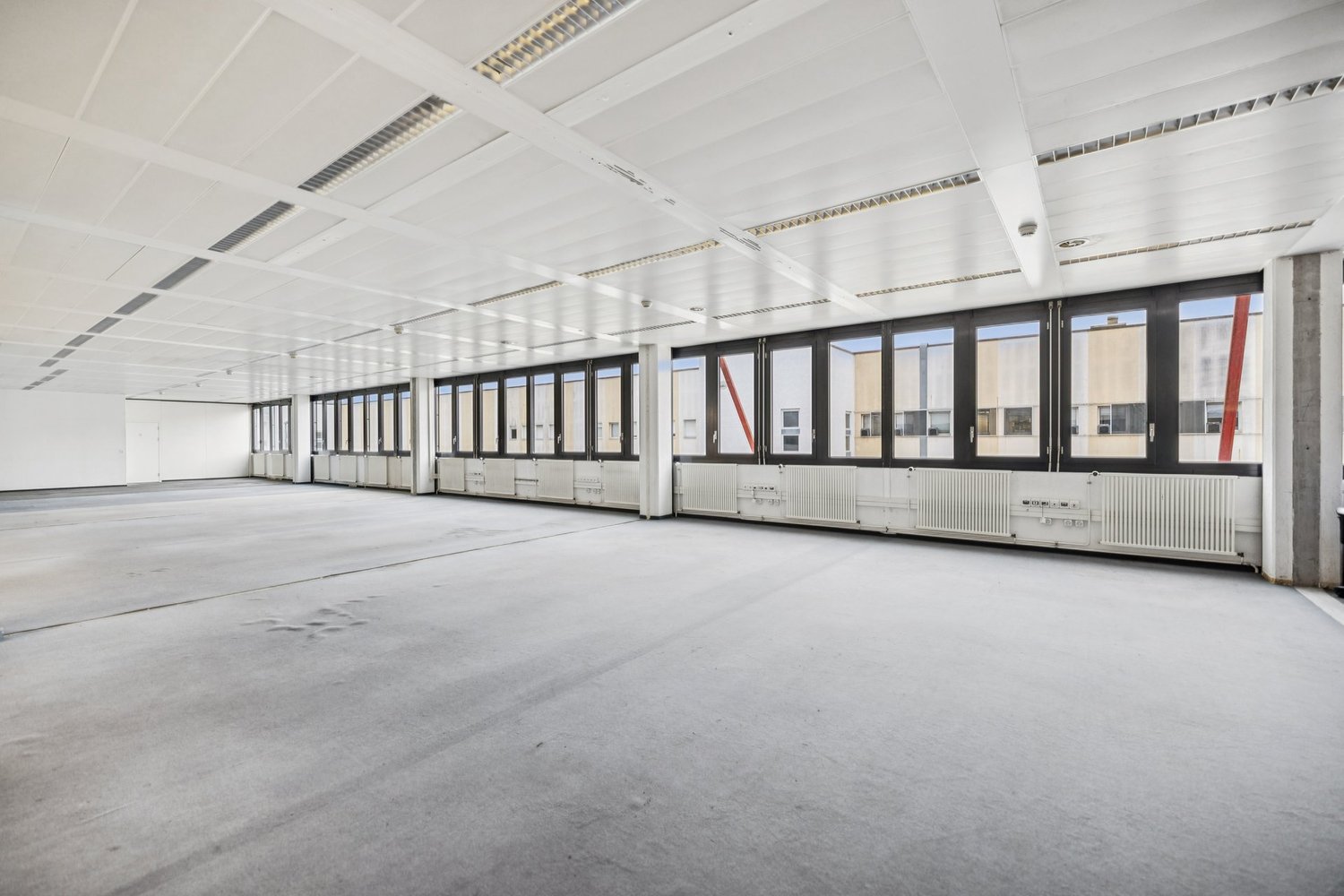 252m² office