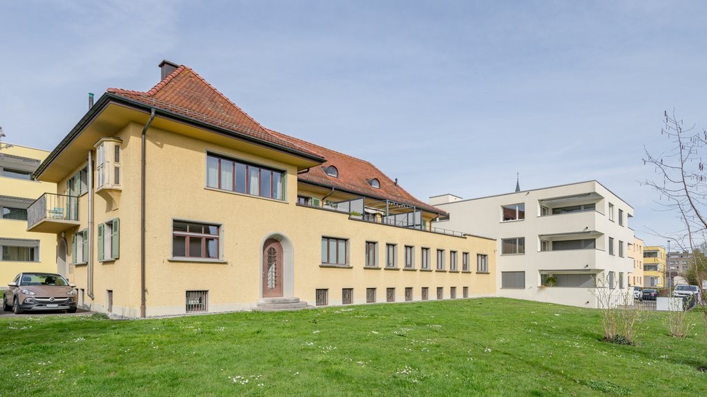 151m² commercial, photo 1 sur 10