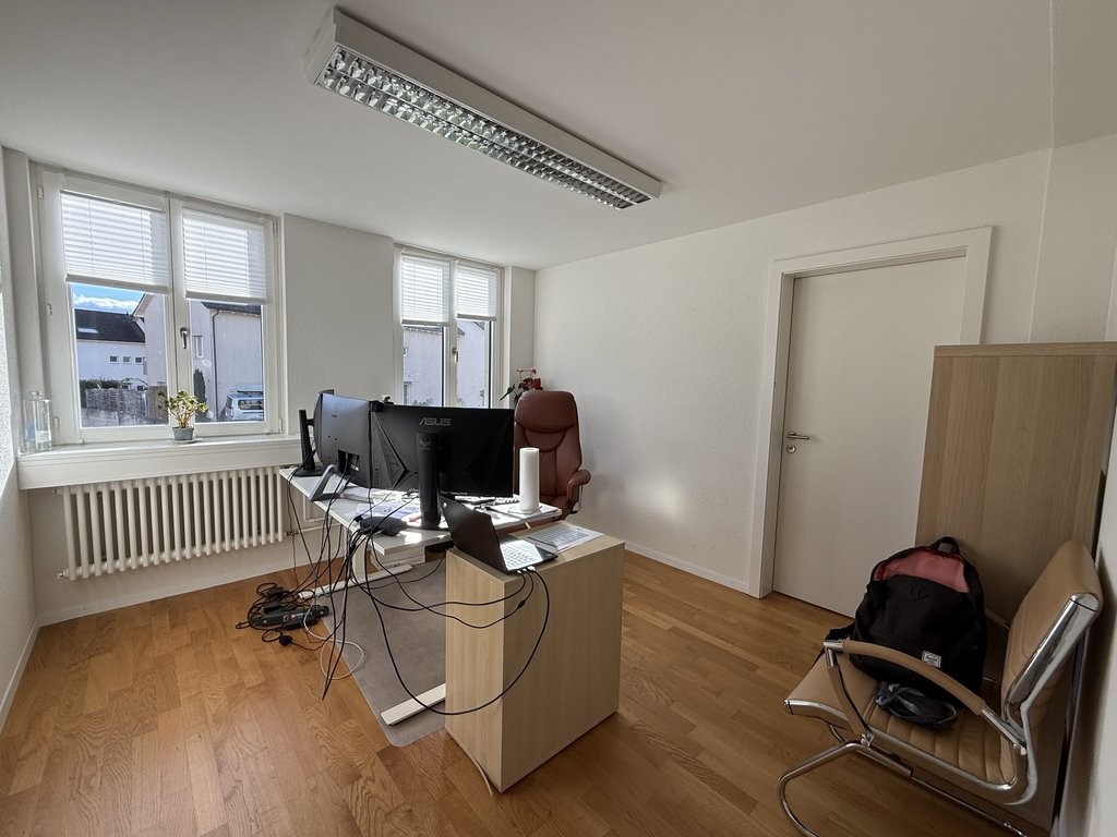 151m² commercial, photo 2 sur 10