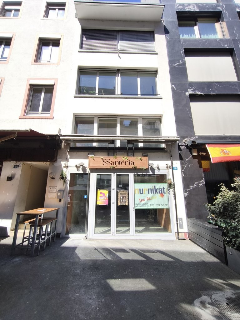 94m² shop, photo 1 sur 5
